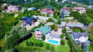 1,5 DÖNÜM BAHÇELİ KAT MÜLKİYETLİ HAVUZLU SATILIK VİLLA