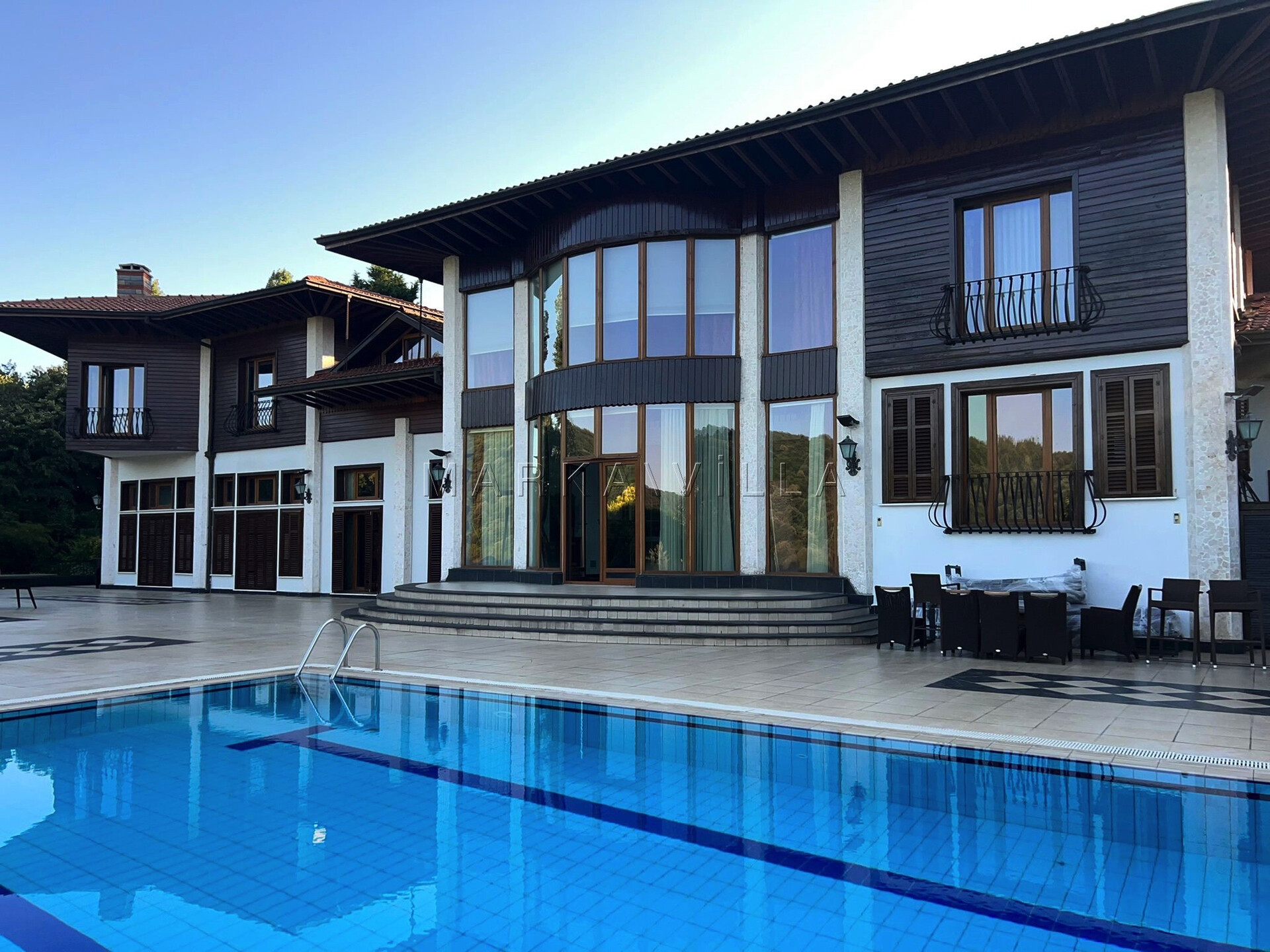 BEYKOZ MAHMUT ŞEFKET PAŞA'DA SATILIK MALİKANE