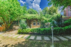 KANLICADA SATILIK KÖŞK