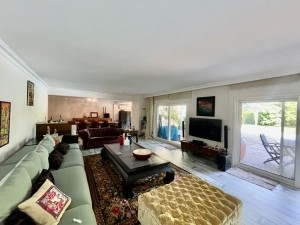 ACARKENT' DE BÜYÜK BAHÇELİ SATILIK VİLLA