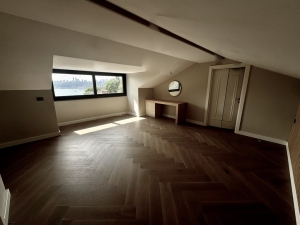 KAVACIK' TA BOĞAZ GÖREN YENİ YAPILMIŞ SATILIK VİLLA