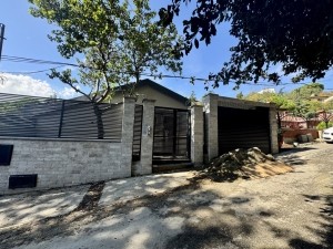 KAVACIK' TA BOĞAZ GÖREN YENİ YAPILMIŞ SATILIK VİLLA