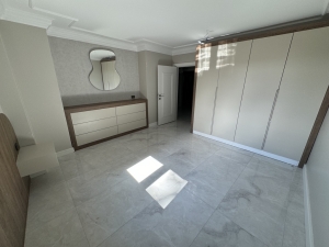 KAVACIK' TA BOĞAZ GÖREN YENİ YAPILMIŞ SATILIK VİLLA