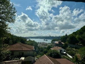 KAVACIK' TA BOĞAZ GÖREN YENİ YAPILMIŞ SATILIK VİLLA