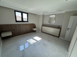 KAVACIK' TA BOĞAZ GÖREN YENİ YAPILMIŞ SATILIK VİLLA