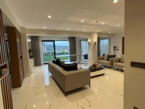 RİVA' DA SİTE İÇİNDE SATILIK YENİLENMİŞ VİLLA