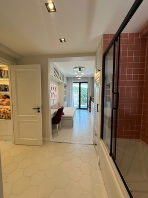 RİVA' DA SİTE İÇİNDE SATILIK YENİLENMİŞ VİLLA