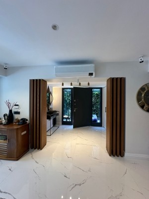 RİVA' DA SİTE İÇİNDE SATILIK YENİLENMİŞ VİLLA