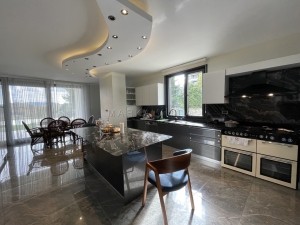 ACARKENT GÖRELE' DE LÜKS EŞYALI KİRALIK MÜSTAKİL VİLLA