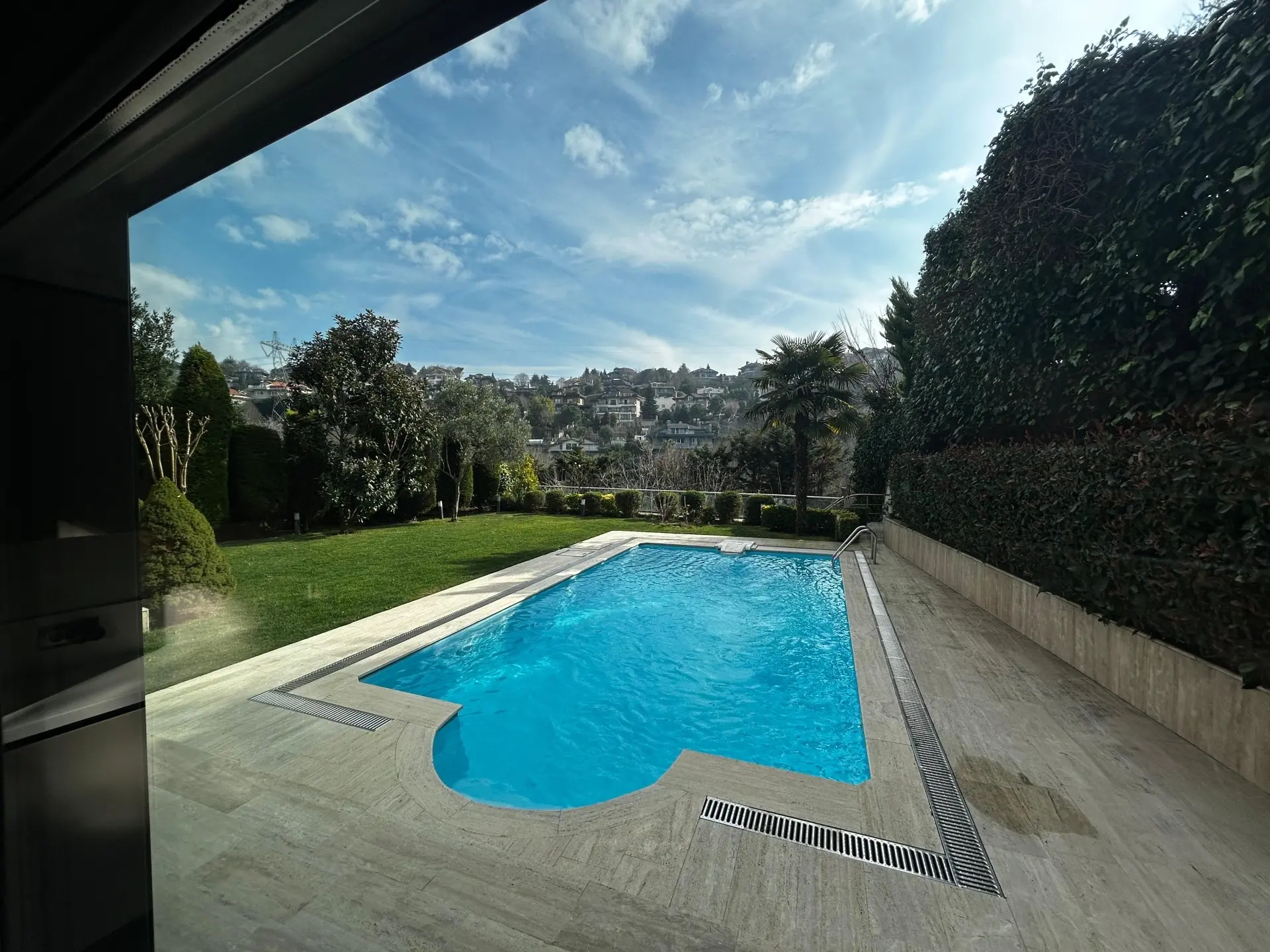 ACARKENT MV'DAN EŞYALI HAVUZLU KİRALIK VİLLA