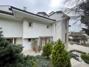 acarkent büyük bahçeli satılık malikhane