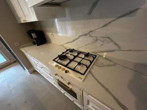 HİDİV EVLERİ SİTESİ SATILIK SIFIR YAPILI TRİPLEX VİLLA