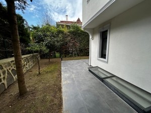 HİDİV EVLERİ SİTESİ SATILIK SIFIR YAPILI TRİPLEX VİLLA