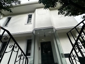 HİDİV EVLERİ SİTESİ SATILIK SIFIR YAPILI TRİPLEX VİLLA