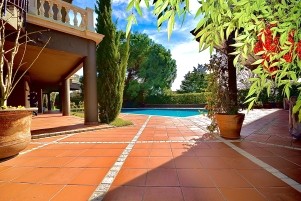 Acarkent’te Lüks ve Özel Tasarımlı A Tipi Villa