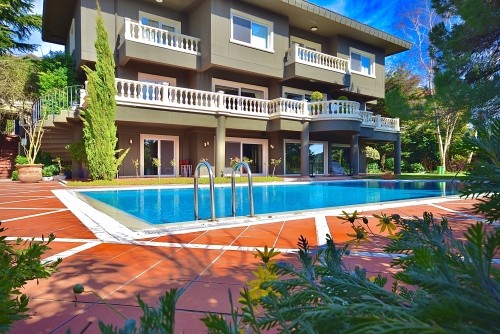 Acarkent’te Lüks ve Özel Tasarımlı A Tipi Villa