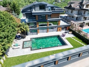 Acarlarda Modernize Edilmiş 'CR' Tipi Villa 2025'DE YENİLENMİŞ