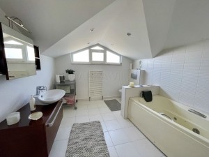 ACARKENT 'in SAKLI CENNETİNDE B TİPİ VİLLA..