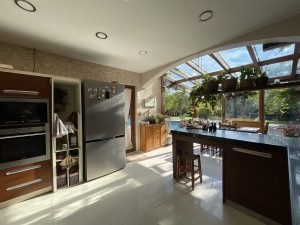 ACARKENT'DE BÜYÜK BAHÇELİ EŞYALI MÜSTAKİL SATILIK VİLLA