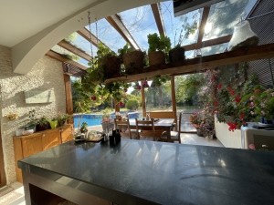 ACARKENT'DE BÜYÜK BAHÇELİ EŞYALI MÜSTAKİL SATILIK VİLLA