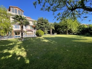 ACARKENT'DE BÜYÜK BAHÇELİ EŞYALI MÜSTAKİL SATILIK VİLLA