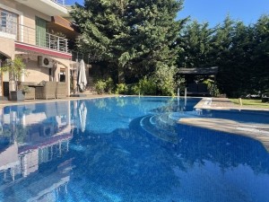 ACARKENT'DE BÜYÜK BAHÇELİ EŞYALI MÜSTAKİL SATILIK VİLLA