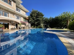 ACARKENT'DE BÜYÜK BAHÇELİ EŞYALI MÜSTAKİL SATILIK VİLLA