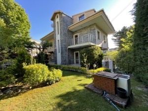 ACARKENT'DE BÜYÜK BAHÇELİ EŞYALI MÜSTAKİL SATILIK VİLLA