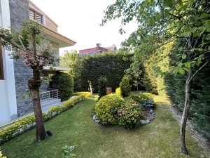 ACARKENT'DE BÜYÜK BAHÇELİ EŞYALI MÜSTAKİL SATILIK VİLLA