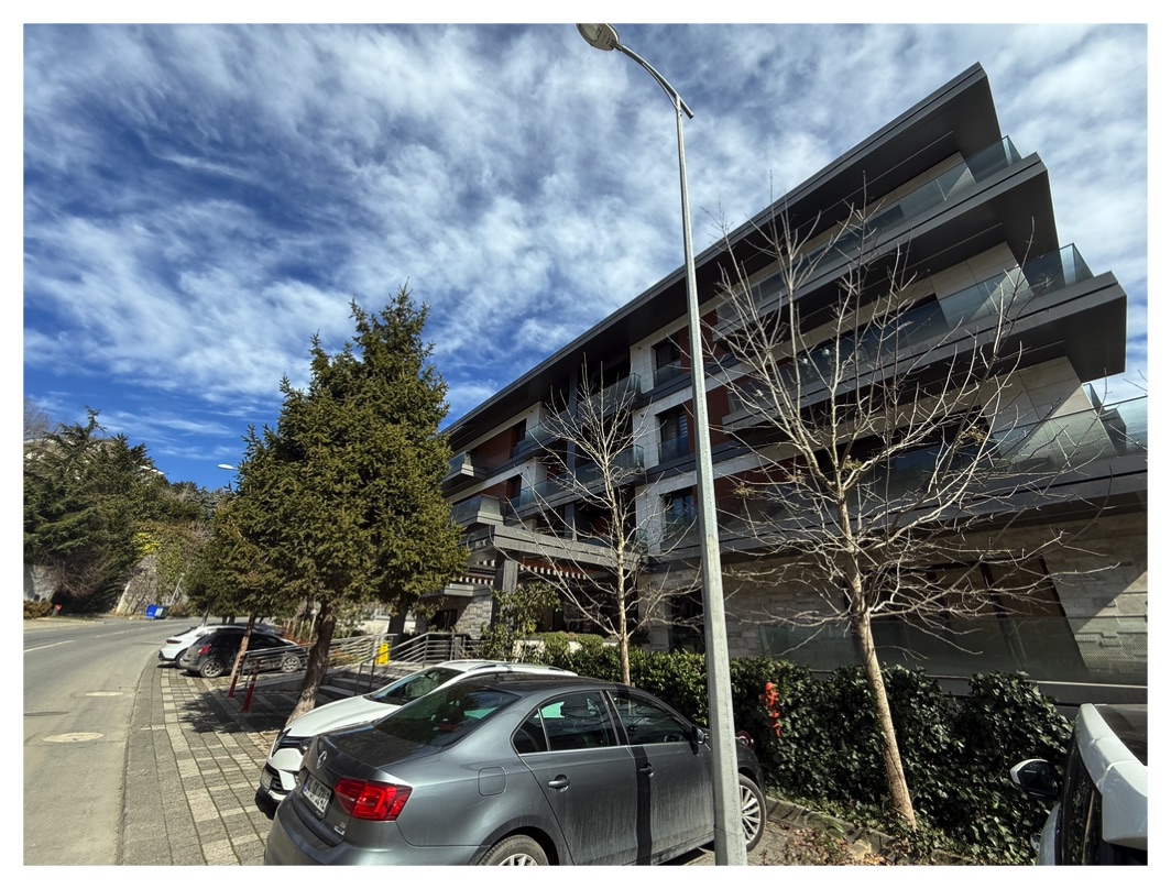 MERKEZİ KONUMDA SATILIK 4+1 LÜKS DAİRE KONFOR VE ŞIKLIK BİR ARADA