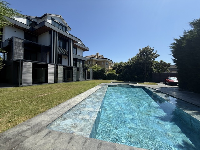 ACARKENT'TE MODERN ULTRALÜKS SATILIK VİLLA