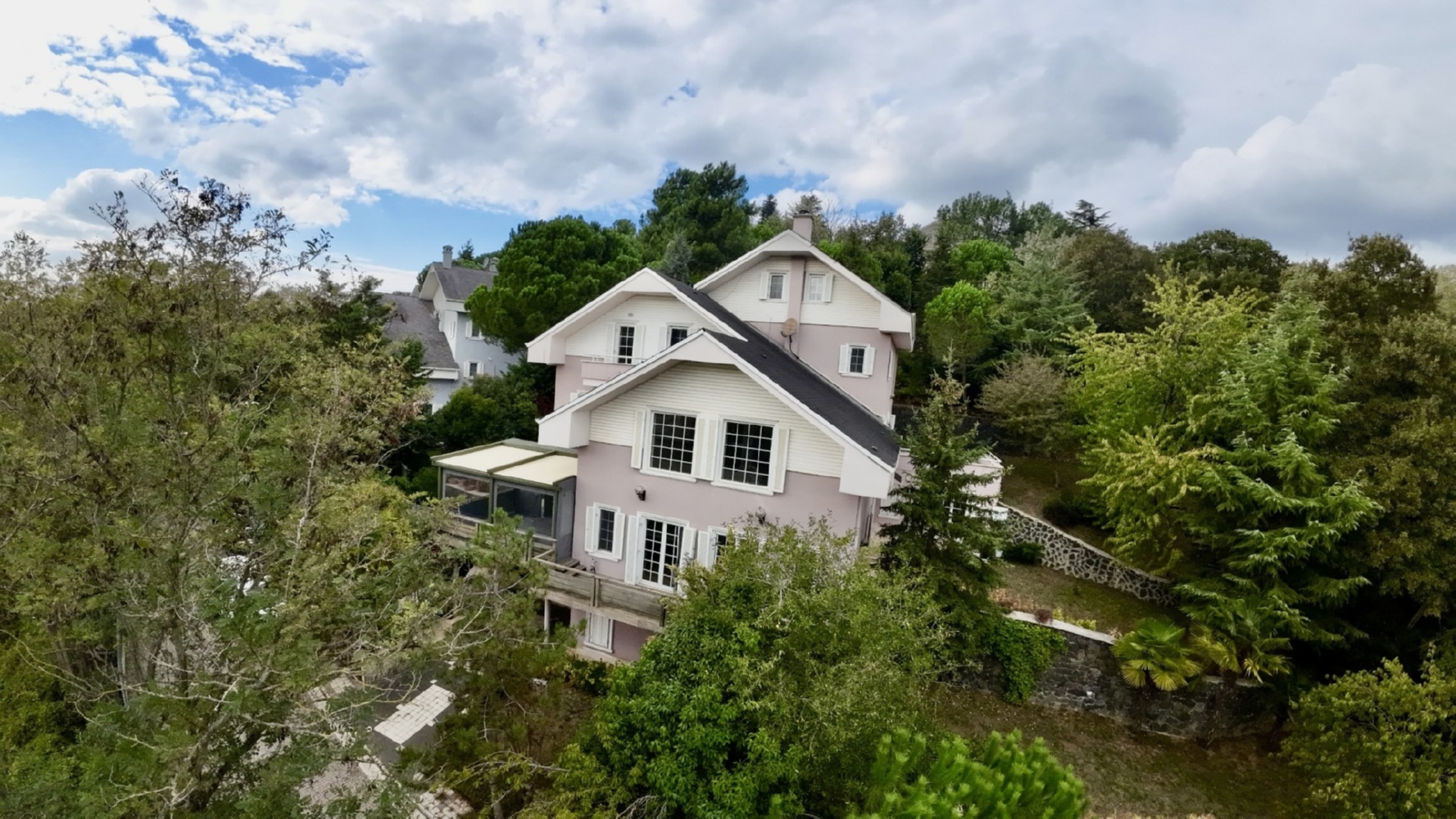 BEYKOZ KONAKLARINDA SATILIK C TİPİ GALERİ BOŞLUKLU VİLLA