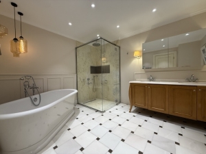 ACARKENT ÖZEL KONUMLU GENİŞ BAHÇELİ SATILIK VİLLA