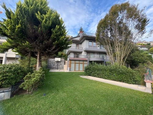 Acarkent‘te izole bahçeli eşyalı kiralık villa