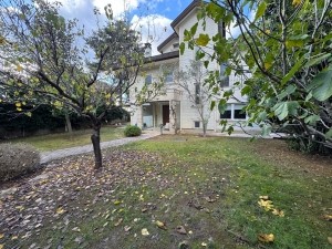 Acarkent’te izole bahçeli fırsat CR tipi satılık