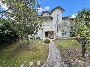 Acarkent’te izole bahçeli fırsat CR tipi satılık