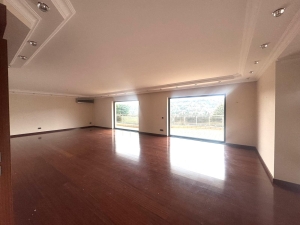 Acarkent 'te Beykoz Konakları Manzaralı Asansörlü Çelik Çatılı Br Villa