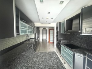 Acarkent 'te Beykoz Konakları Manzaralı Asansörlü Çelik Çatılı Br Villa