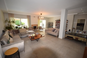 Acarkent‘in en gözde konumunda satılık villa