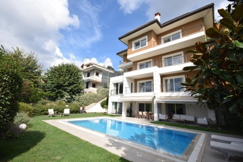 Acarkent‘in en gözde konumunda satılık villa