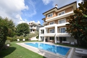 Acarkent‘in en gözde konumunda satılık villa