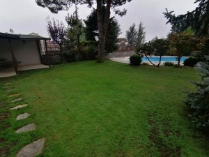 Acarkent’te merkezi konumda düz girişli satılık villa