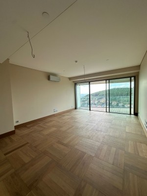 Acarblu’da boğaz manzaralı satılık 3 + 1 daire