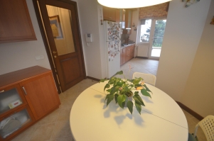 Acarkent’te merkezi konumda düz girişli satılık villa