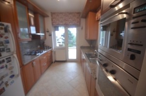 Acarkent’te merkezi konumda düz girişli satılık villa