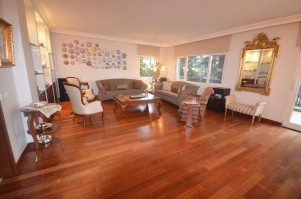 Acarkent’te merkezi konumda düz girişli satılık villa