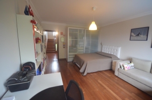 Acarkent’te merkezi konumda düz girişli satılık villa