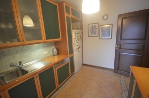 Acarkent’te merkezi konumda düz girişli satılık villa