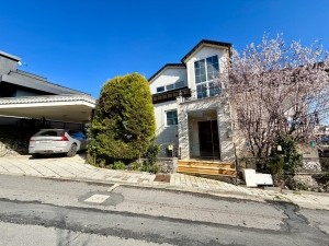 Acarkent'te Kiralık Modern Çatı Dubleks