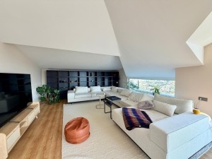 Acarkent'te Kiralık Modern Çatı Dubleks